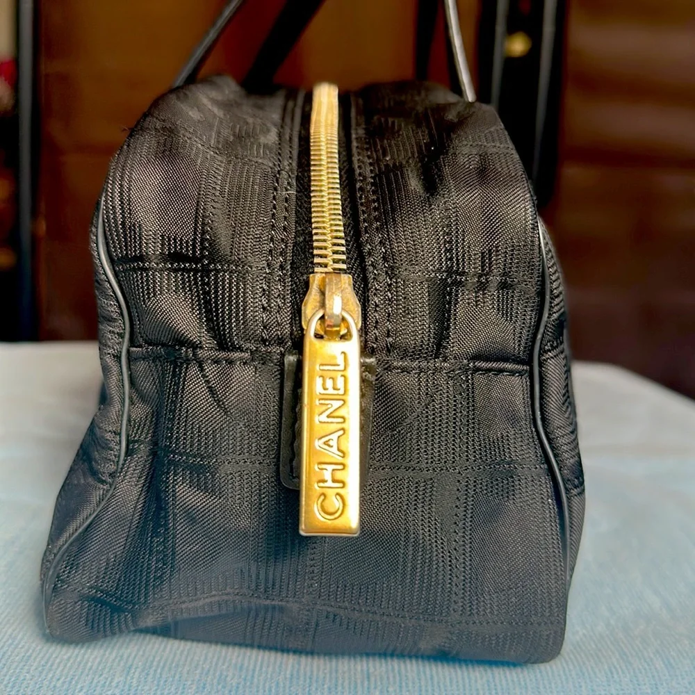 🖤Chanel Travel Ligne Boston Bag🖤 - Picture 6 of 14